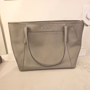 SALE! Used Michael Kors Handbag